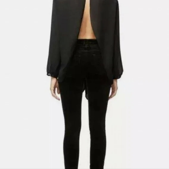 Elegant Black Women's Blouse - Picture 3 of 9